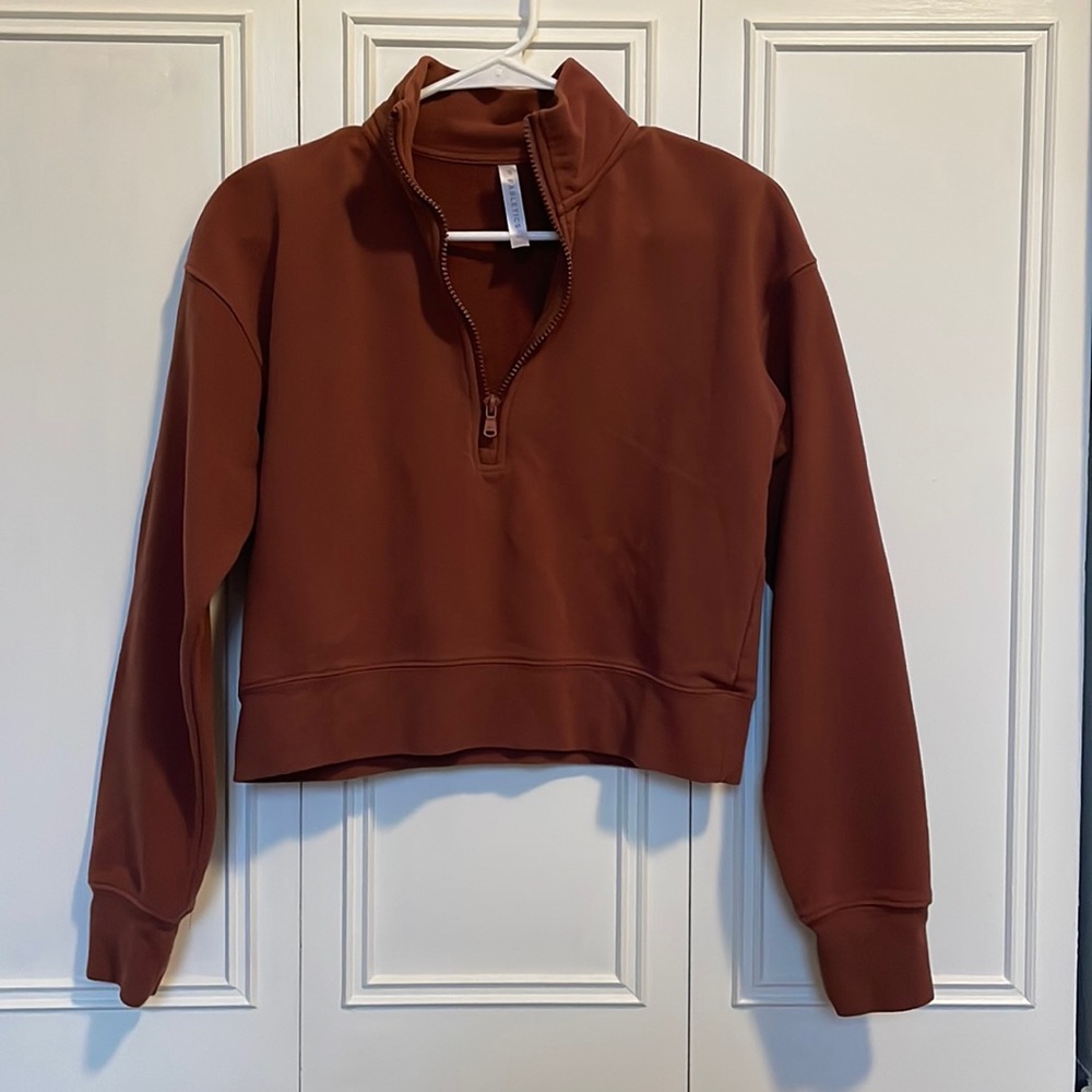 Burgundy half zip crop